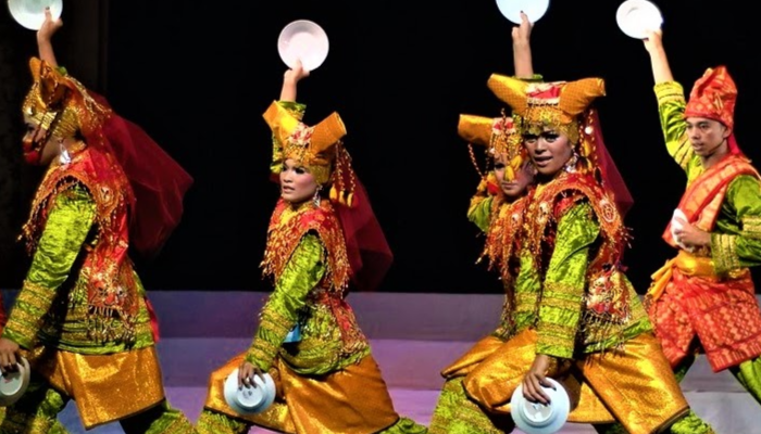 Tari Piring Sebuah Warisan Budaya Sumatera Barat