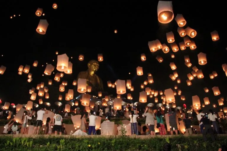 Kegiatan Yee Peng Merupakan Suatu Festival Di Thailand