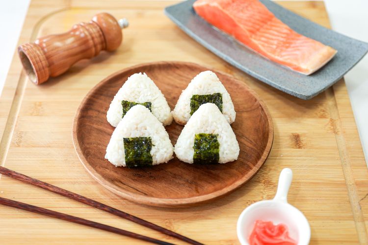 Kuliner Tradisional Jepang Sebuah Kepalan Nasi Atau Onigiri