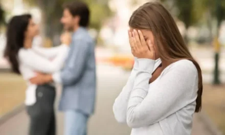 Luka Tak Terlihat: Dampak Psikis Perselingkuhan Terhadap Istri