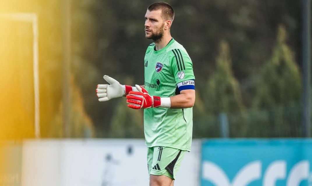 Maarten Paes Jadi Pemain Terbaik Ajax, Namun Tetap Tuai Kritik