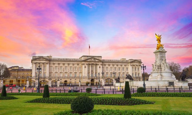 Buckingham Palace Destinasi Populer Yang Berada Di London