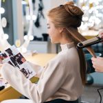 Hair Stylist Korea Dengan Perm Rambut Yang Super Trend