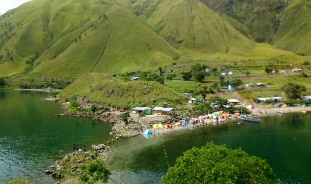 Pantai Paropo Silalahi Tempat Terbaik Menikmati Alam Danau Toba!