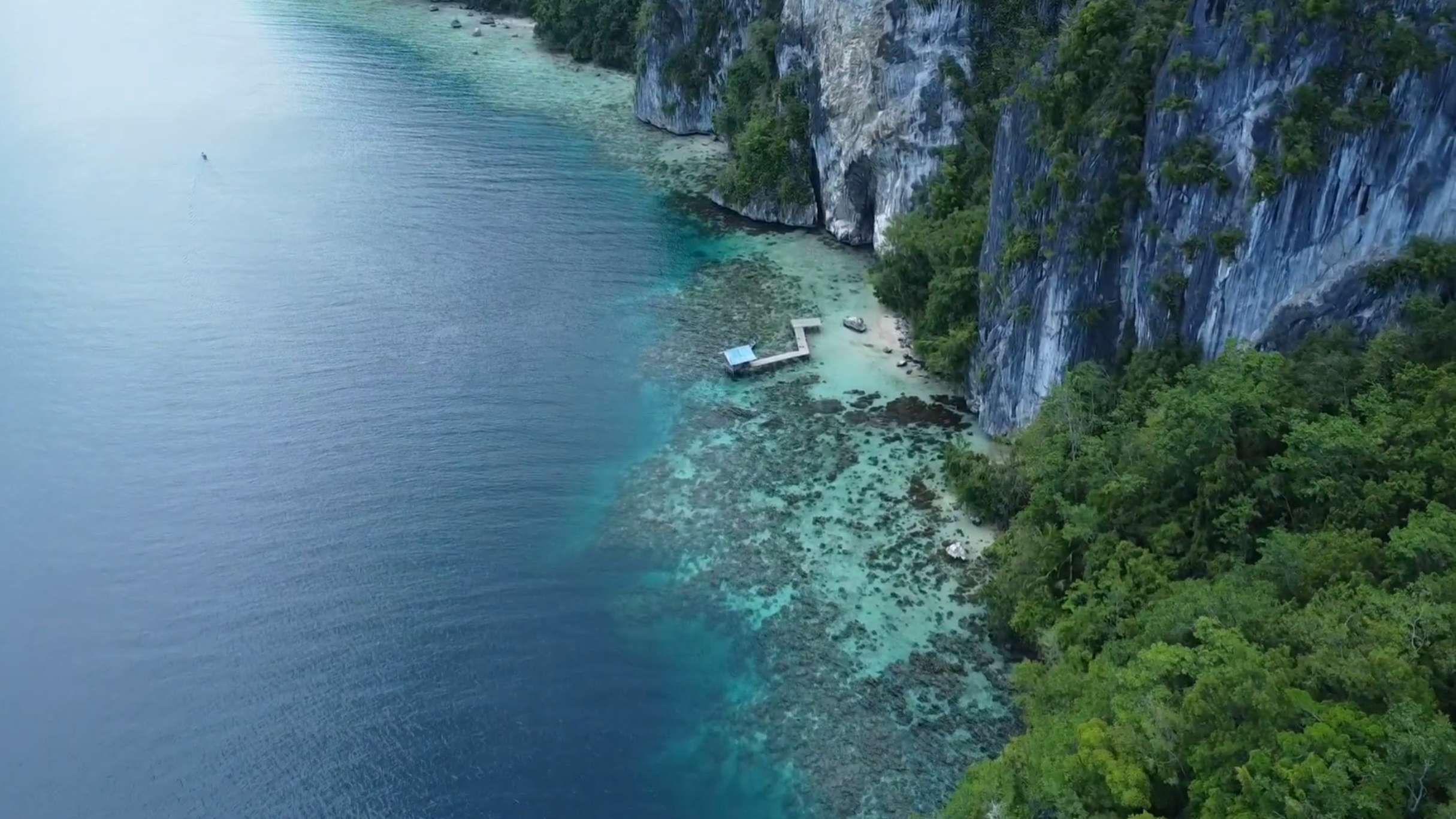 Pesona Tebing Batu