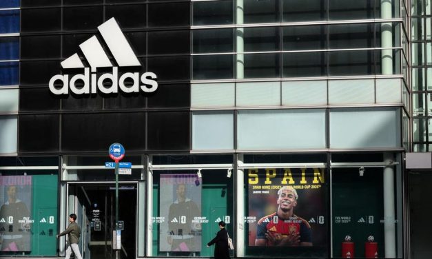 Brand Adidas Adalah Brand Yang Paling Di Sukai Adolf Hitler?