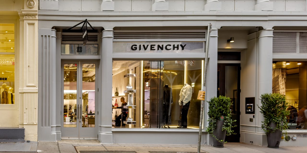Brand Givenchy Kulitas Karya Sebanding Dengan Hasil Karya